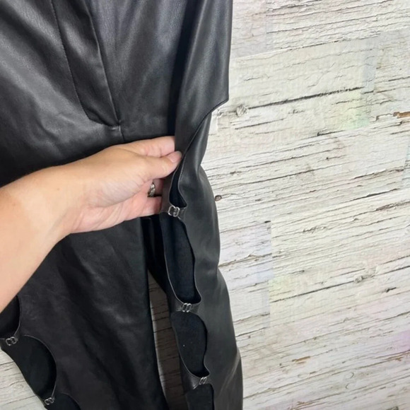 Meshki black side cut out faux leather pants size xs - Picture 7 of 9